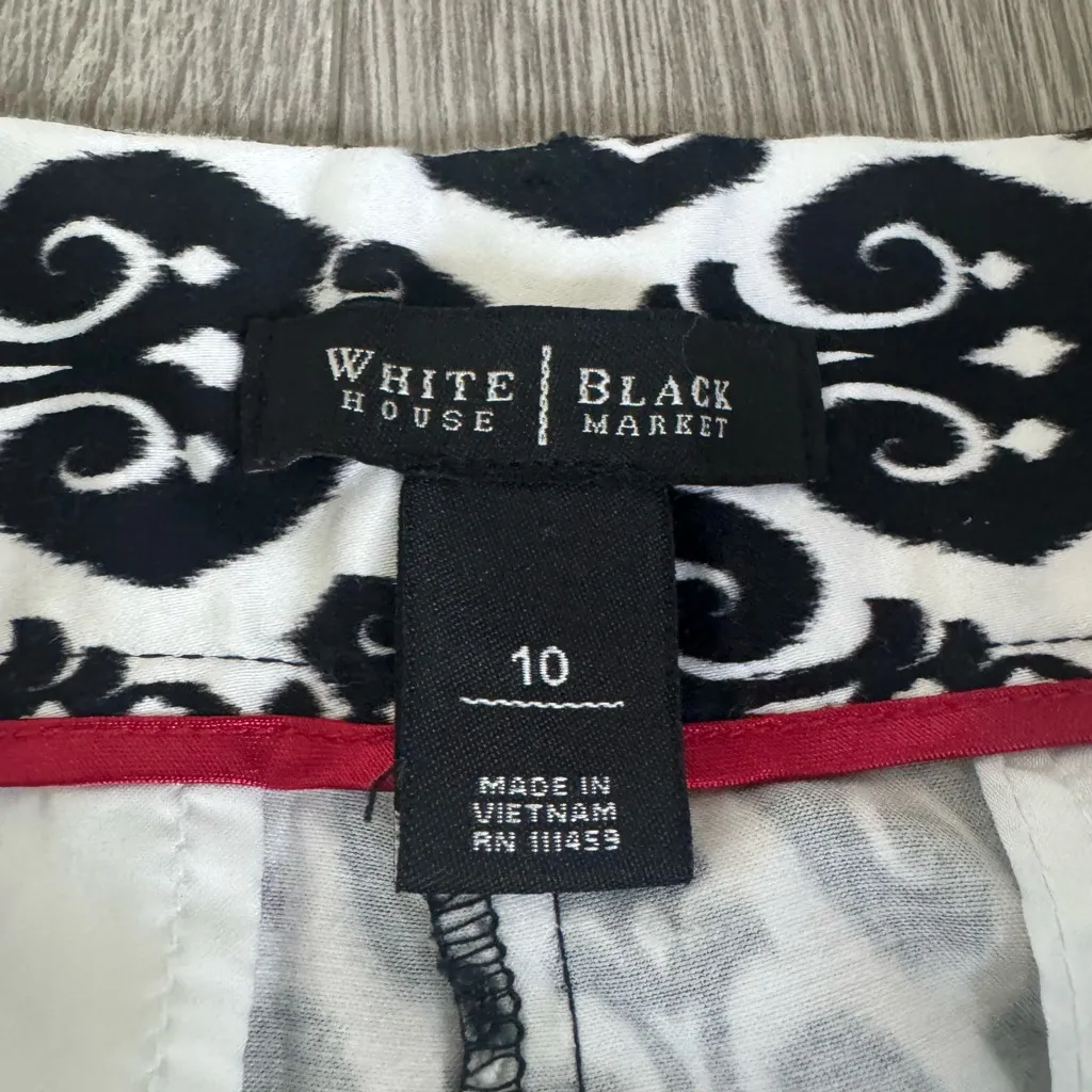 White House Black Market White Black Royal Patterned Shorts - Image 3