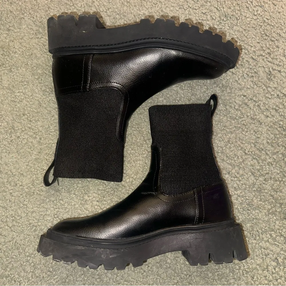 Mango Track sole contrast ankle boots - Image 9