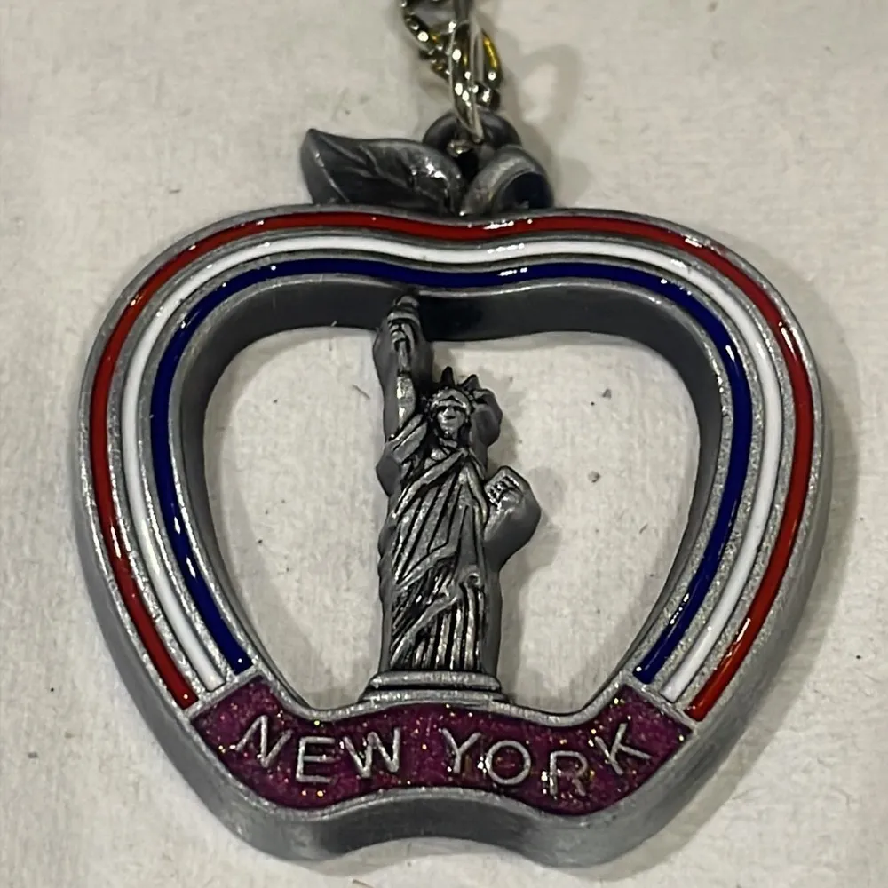 New York Keychain Americana Apple Statue of Liberty silver bag charm new Gray - Image 2