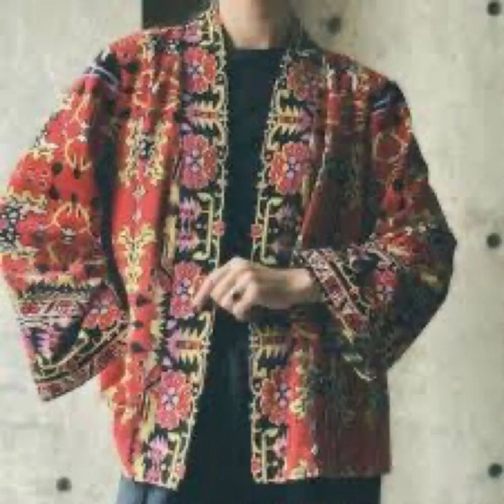 SOFT SURROUNDINGS Velvet Open Front Floral Print Kimono Jacket Red Black Small - Image 4