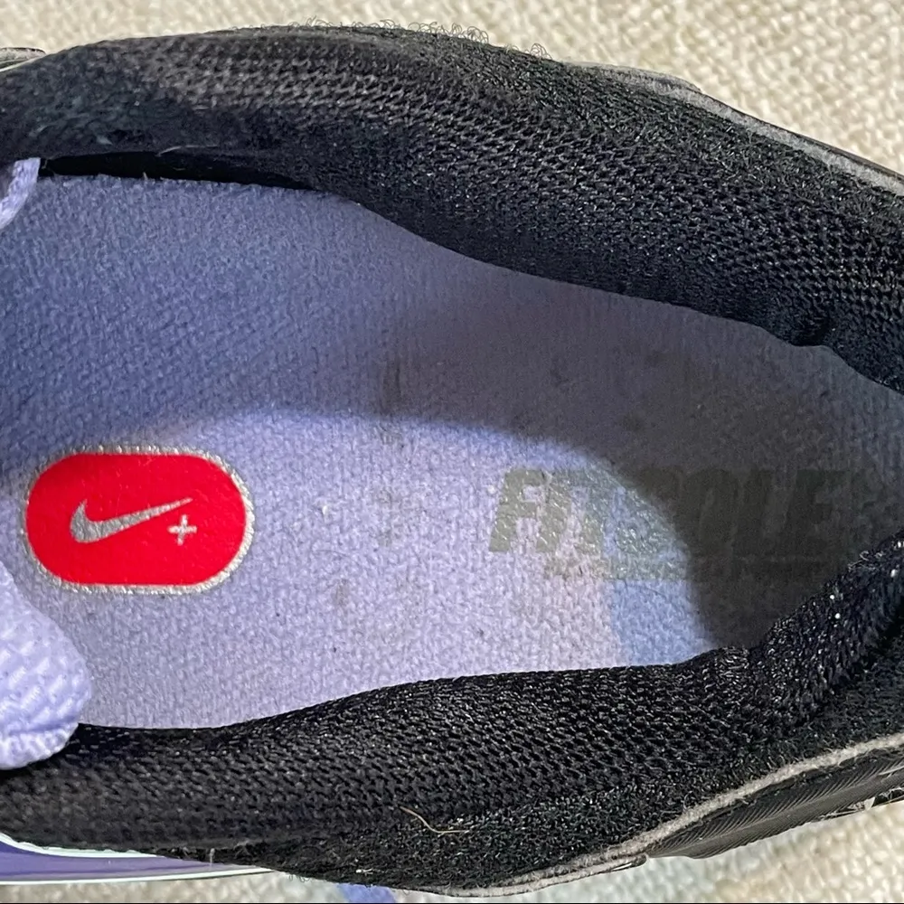 Nike Women’s Vomero Athletic Shoes - Image 12