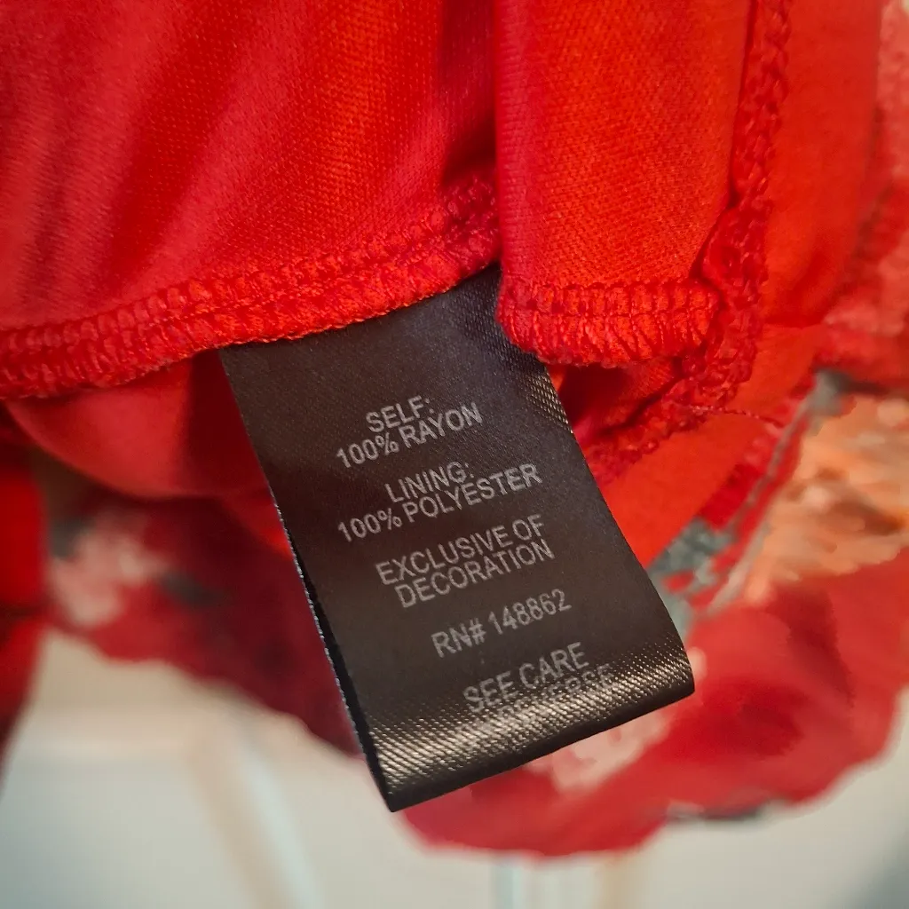 Torrid Sz 1 Floral Red Dress with Lace Detail - Image 9