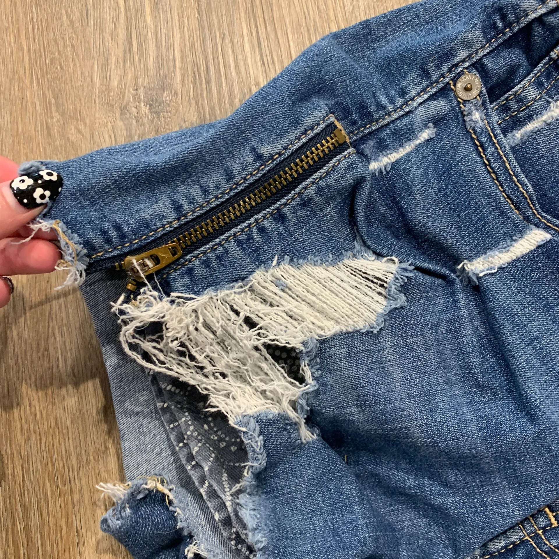 American Eagle  Super Hi Rise Shortie Denim Shorts - Image 3