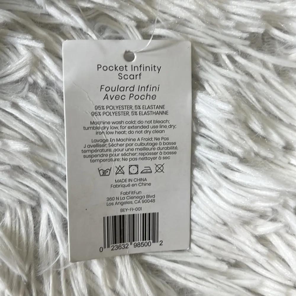 Beyond Yoga Pocket Infinity Scarf in Black One Size - Image 3