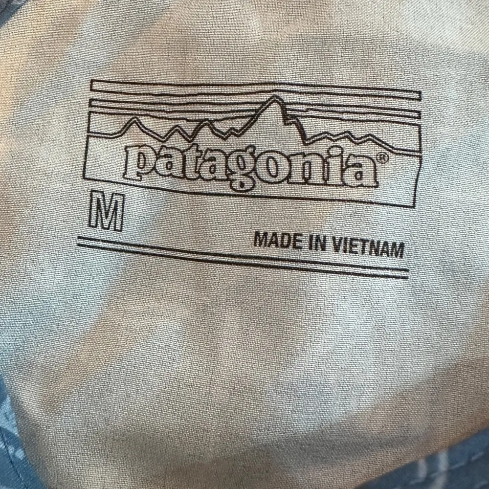 Patagonia Fleetwith athletic Dress blue pattern medium - Image 4