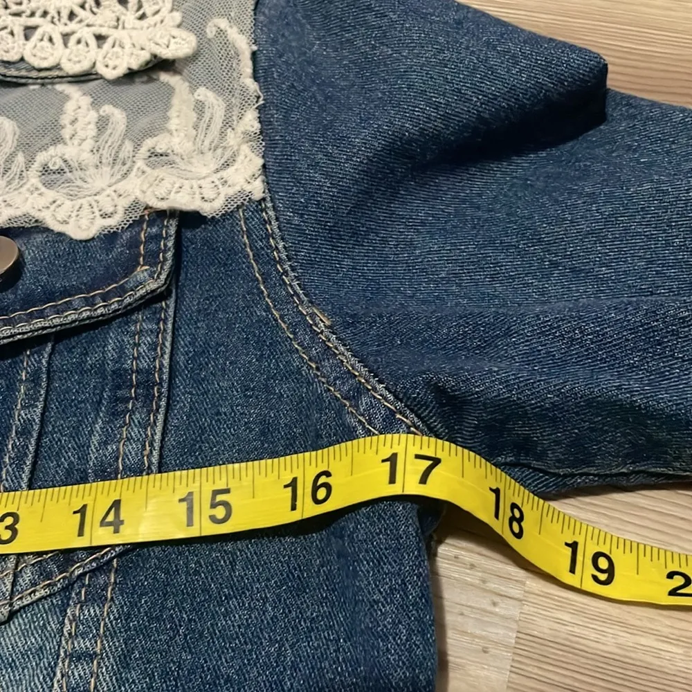Lace trim Jean jacket Denim Lace collar Distressed Size M Retro Boho Bridal Blue Size M - Image 7