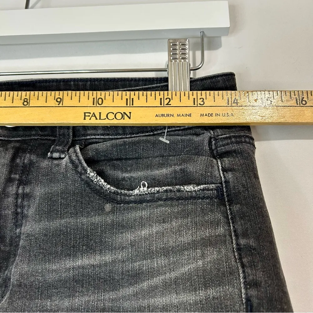 American Eagle Women’s Hi-Rise Shortie Distressed Denim Shorts Black Size 6 EUC - Image 5