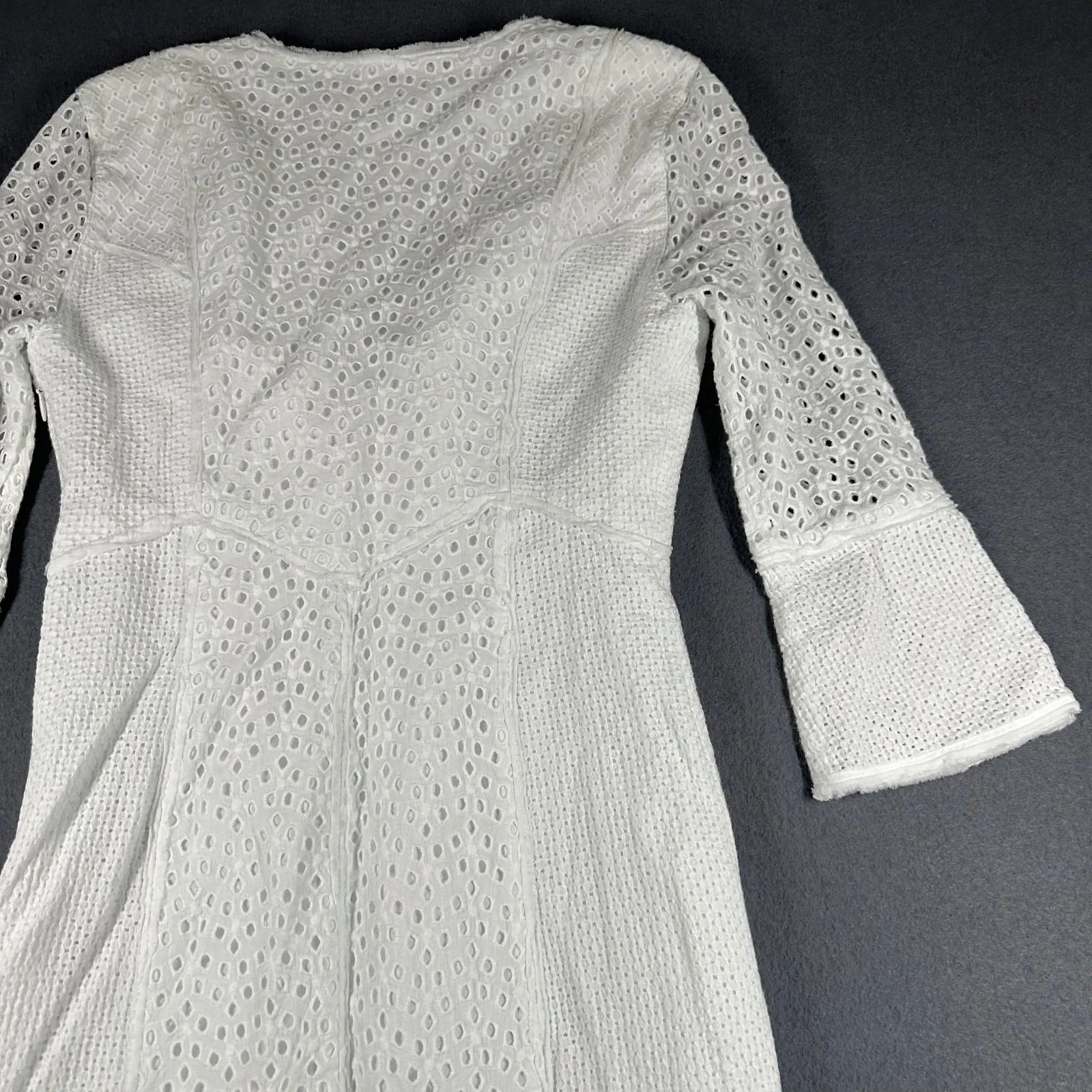 BCBGMAXAZRIA Darcy Dress Womens 0 White Lace Sheath 3/4 Bell Sleeve V Neck - Image 16
