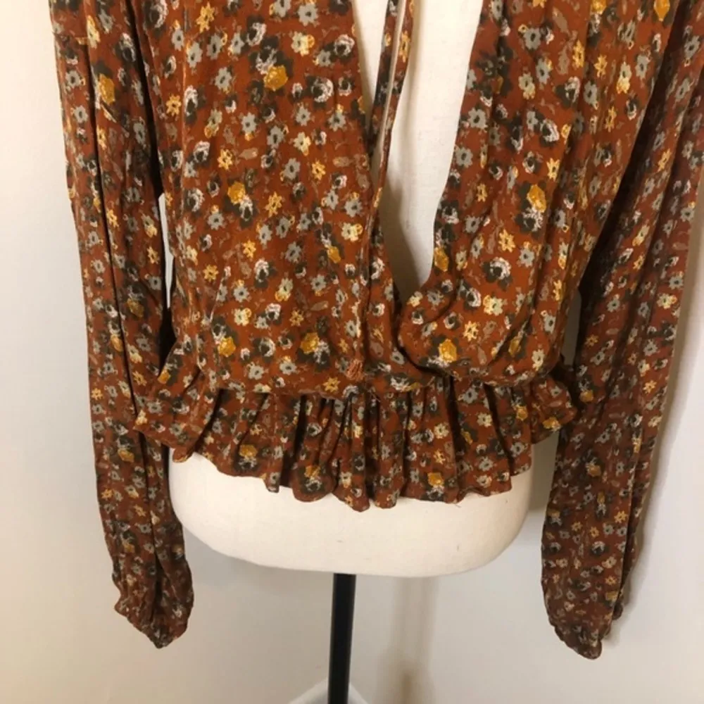 Final Touch Floral V-Neck Peplum Blouse - Image 8