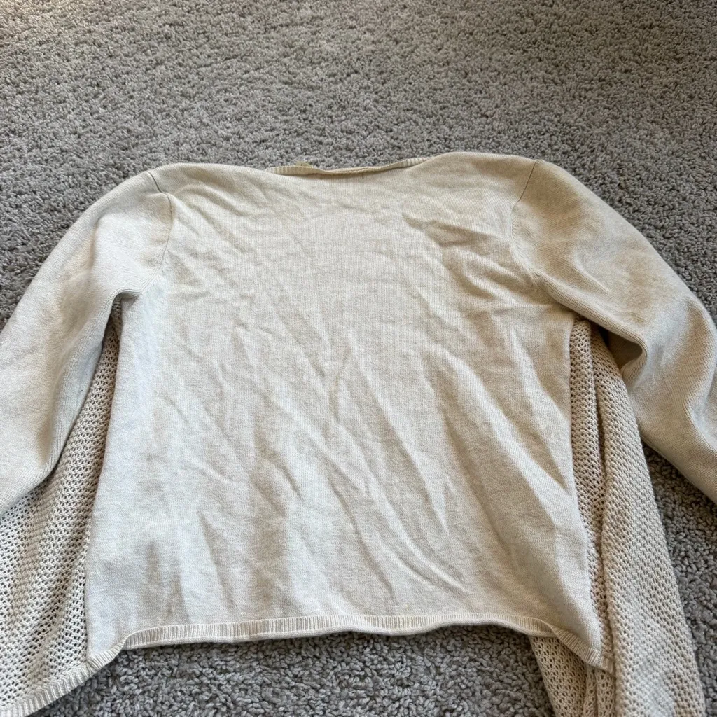 Guess Oatmeal Cream Colored Waterfall Front Cardigan Size Medium - Image 6