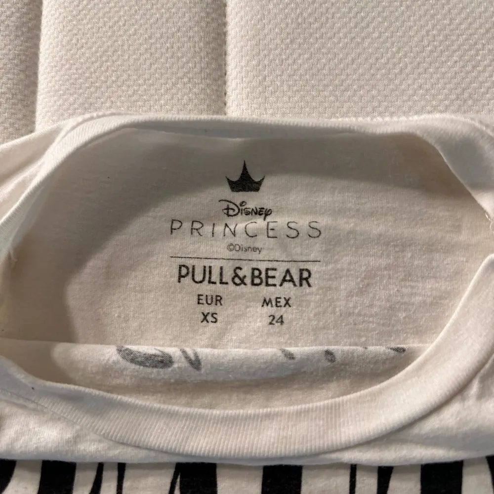 PULL AND BEAR Sleeping beauty t-shirt - Image 3