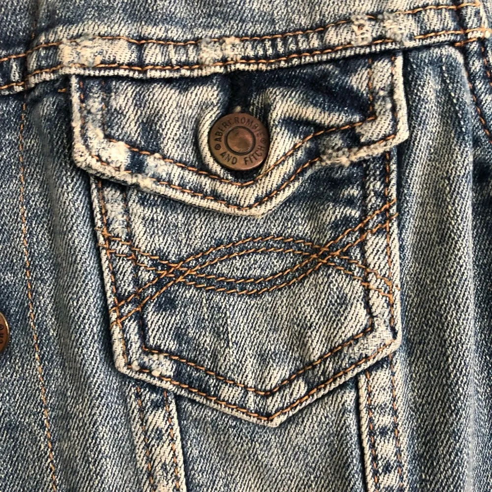 Abercrombie & Fitch Denim Jacket. Size Small. - Image 6