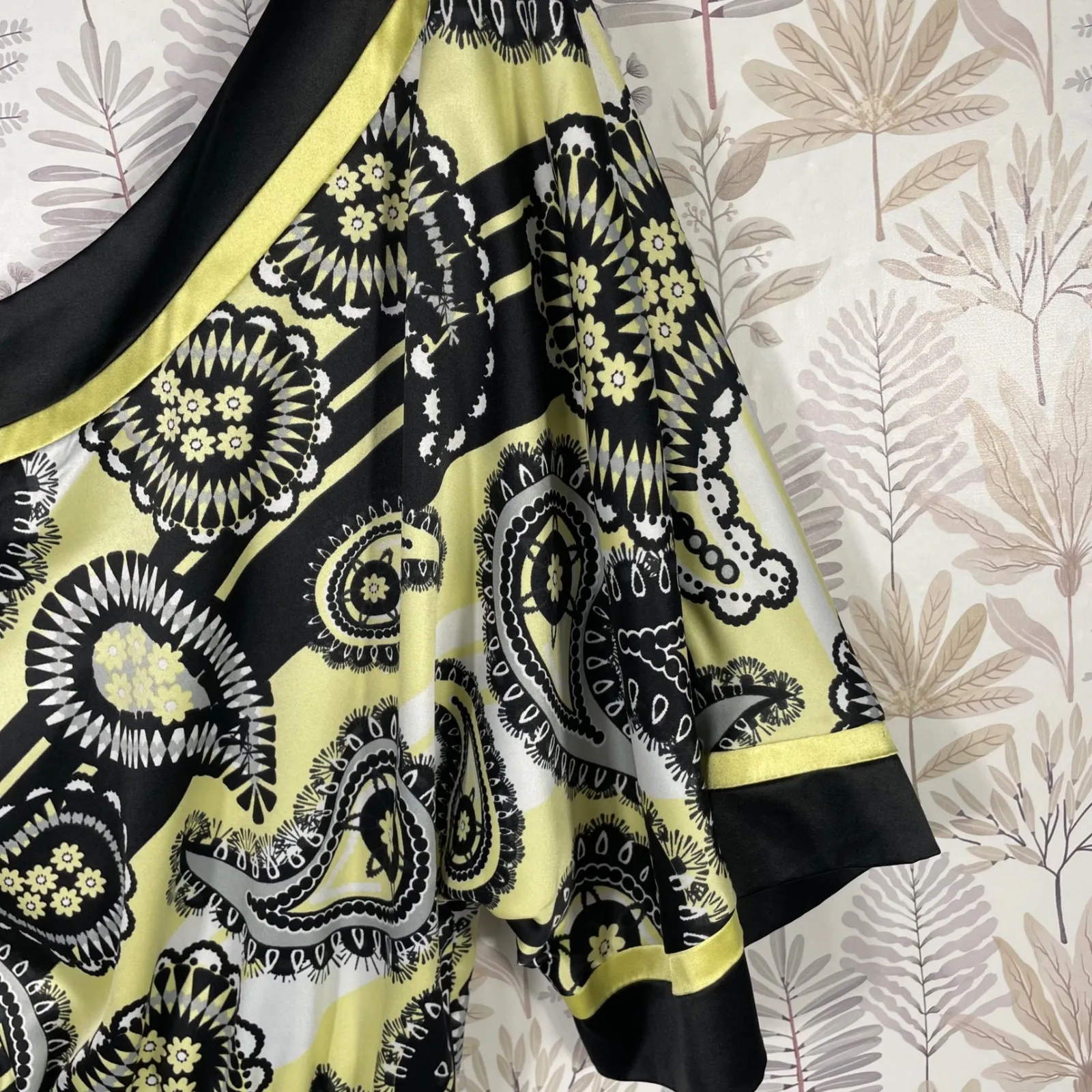 Chime Women's One‎ Shoulder Tunic Top M Paisley Yellow Black White One Shoulder Size M - Image 2