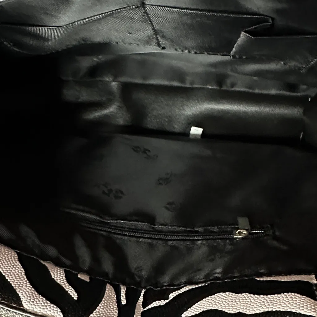 Zebra Print Black & White Hand Bag/Tote w/ Zip Wallet/Pouch/Wristlet - Image 9