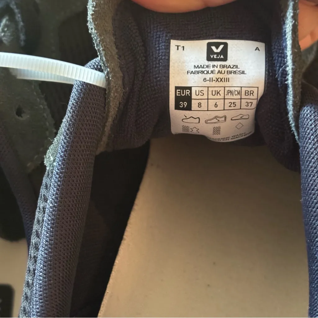 Veja Rio Branco Sneakers NWOT - Image 10