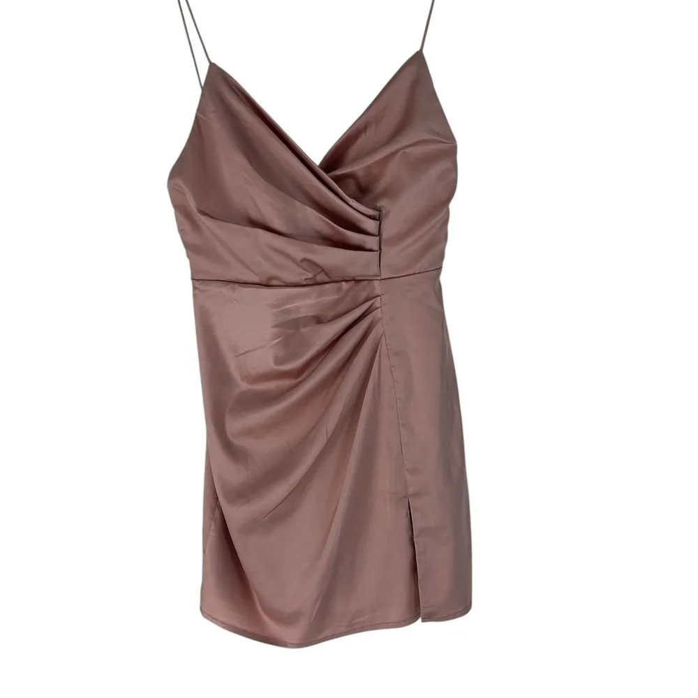 NWOT Superdown kimora satin pleated dress blush, S - Image 5