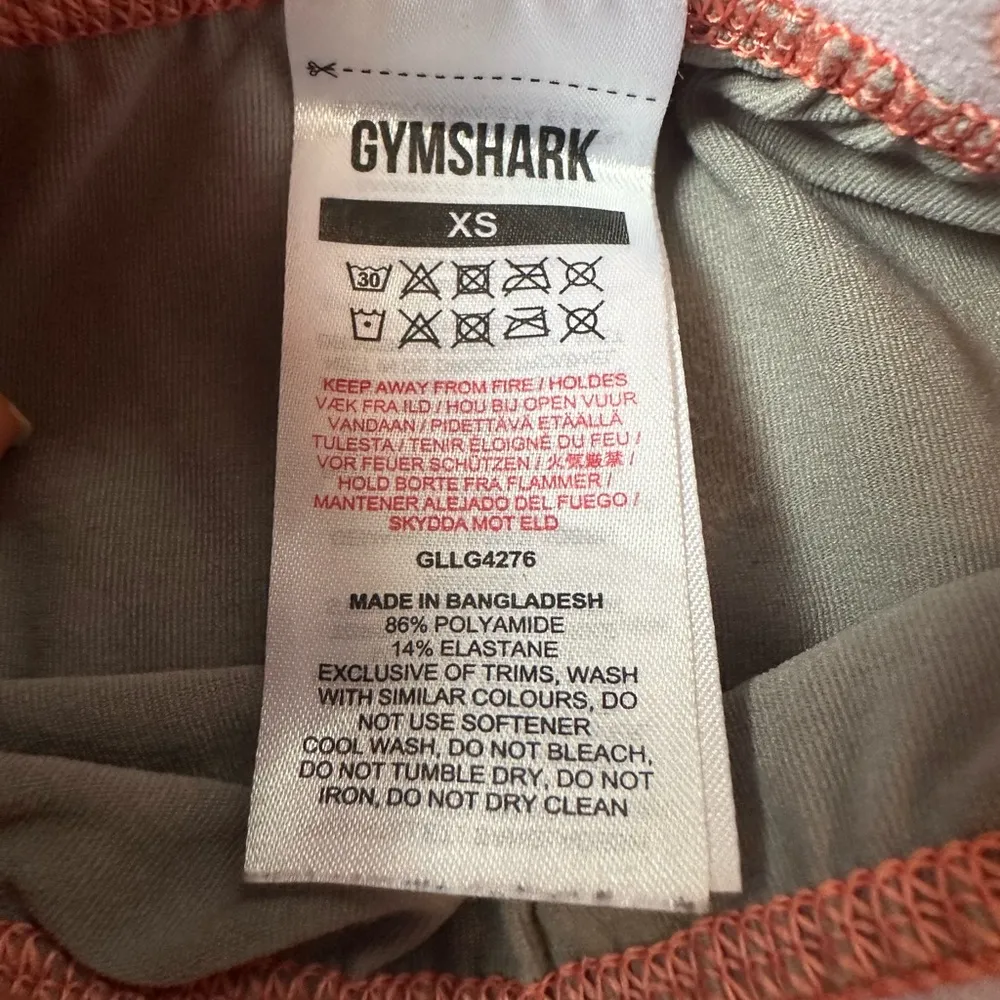 Gymshark XS Capri Leggings Gray and Pink - Image 3