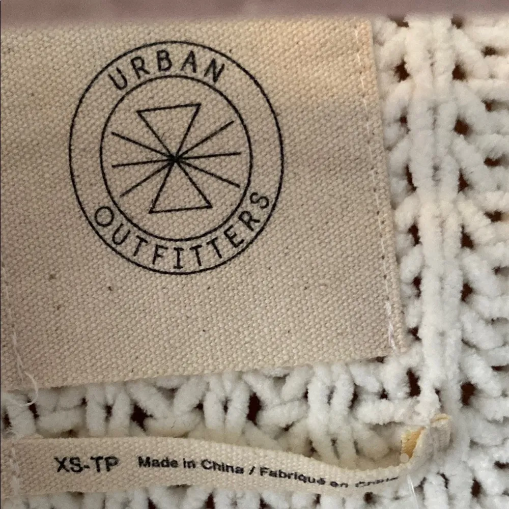 Urban Outfitters Size Extra Small XS Oversized Women's Teen Cream Sweater NWT - Image 3