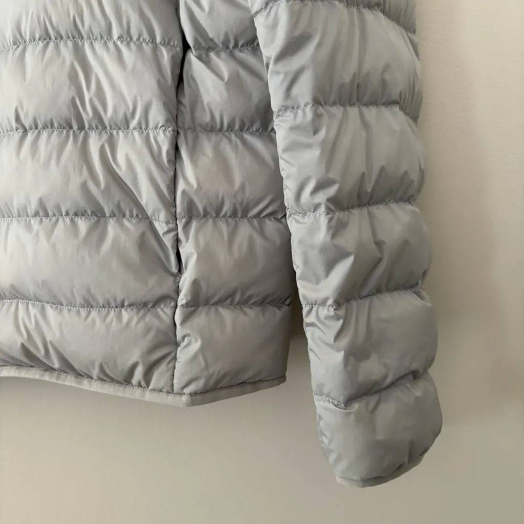 Uniqlo Women’s Ultra Light Down Jacket Puffer with Packable Bag Light Gray Sz M - Image 4