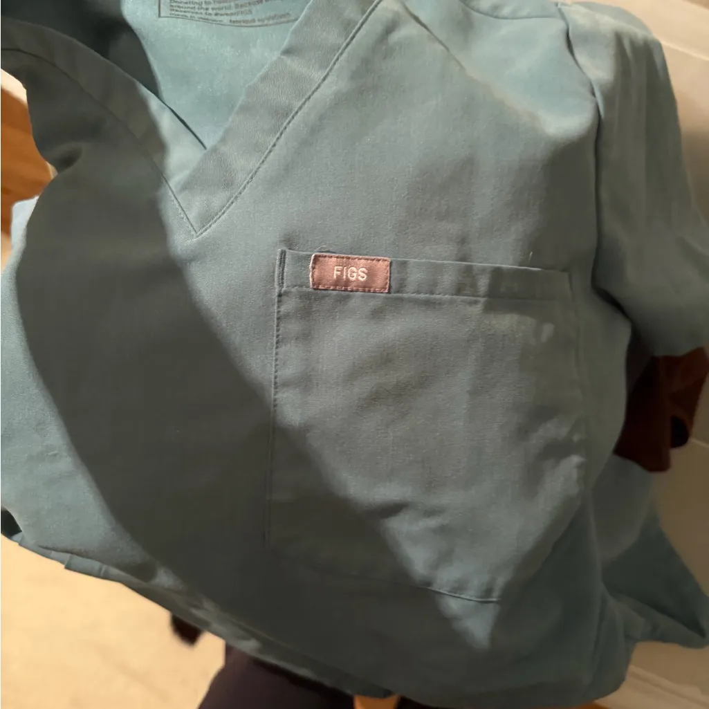 Figs XS Caterina Top and XS/T Kade Cargos Hydrogreen - Image 5