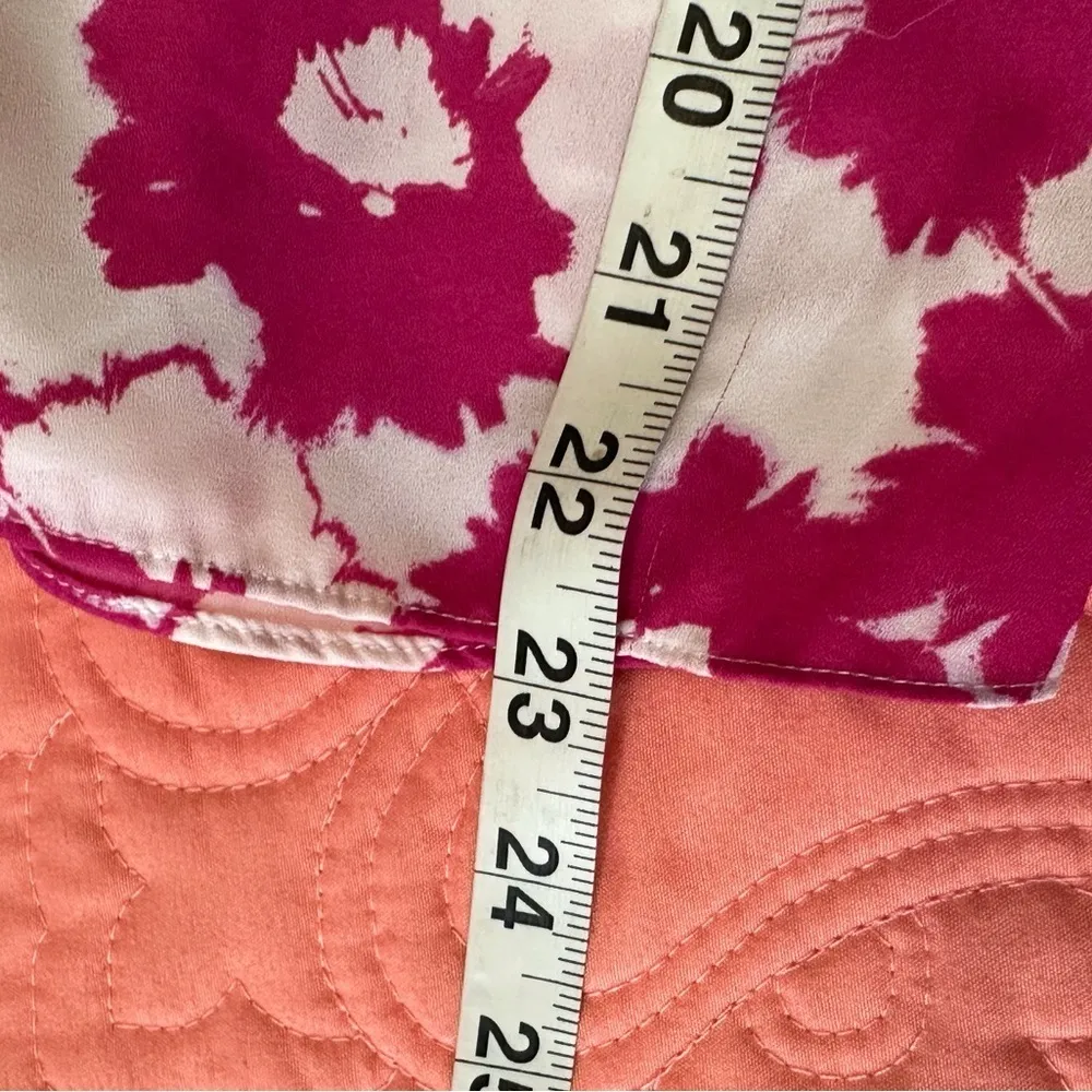 BANANA REPUBLIC Women's Pink & White Floral Short Sleeve Blouse Petite Small - Image 9
