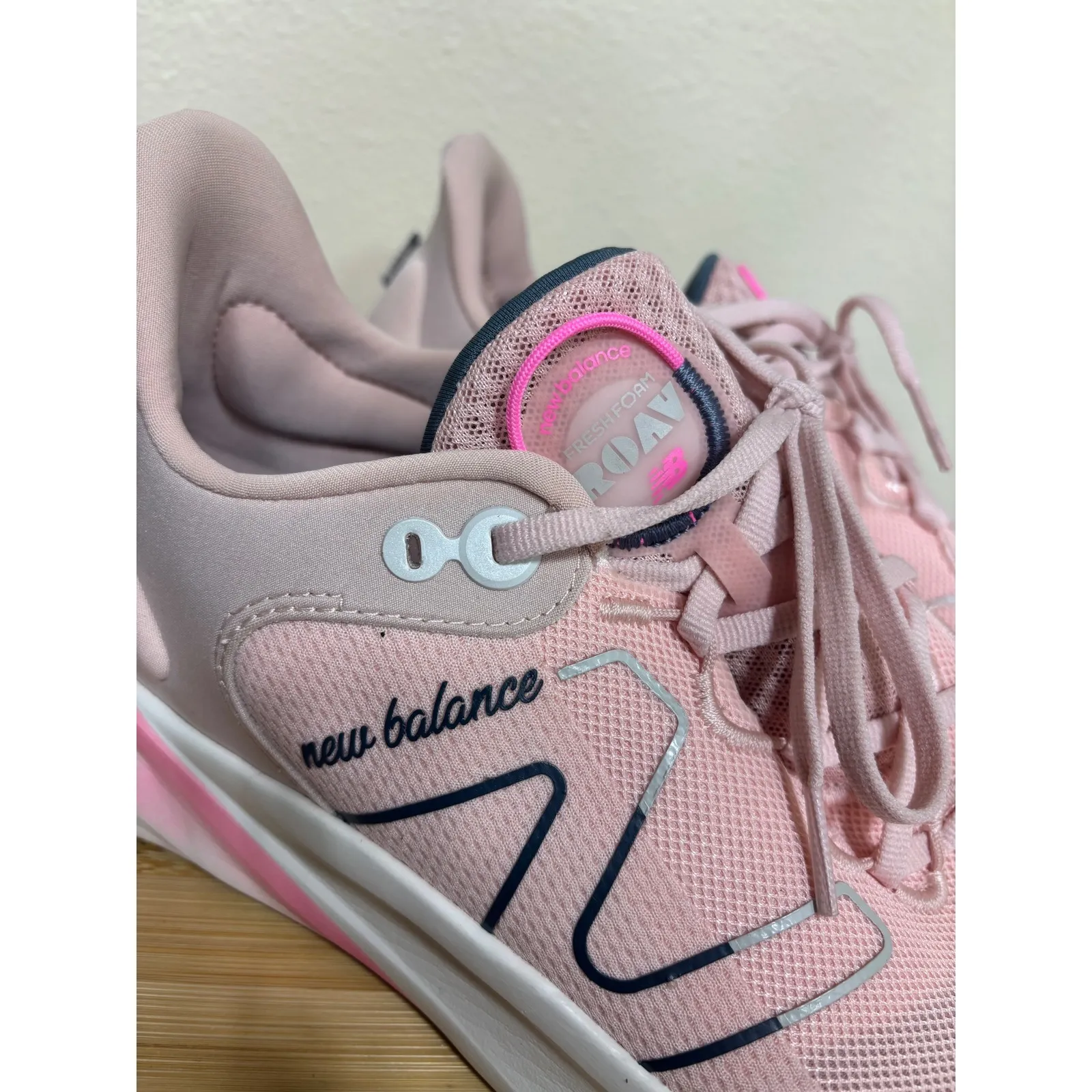 New Balance Womens 11 Fresh Foam Roav Running Shoes Pink White WROAVRP2 - Image 3