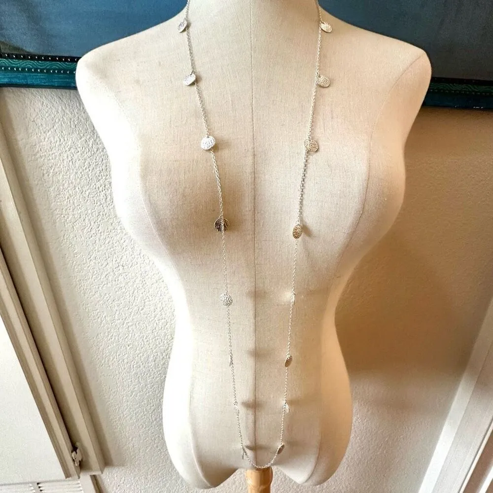 Daisy Fuentes silver tone disc necklace - Image 2