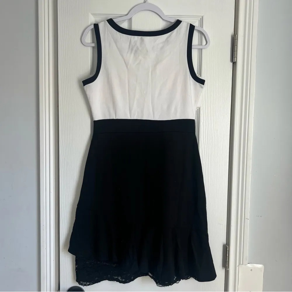 Signature‎ Collection Sleeveless Lace Hem Dress - Image 2