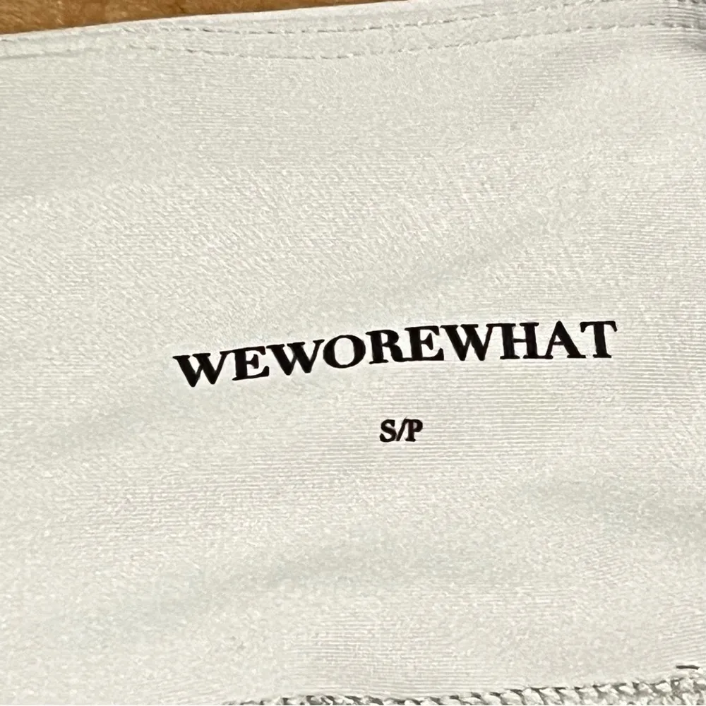 We Wore What light grey leggings with mock lace up detail, size S/P NWOT - Image 3