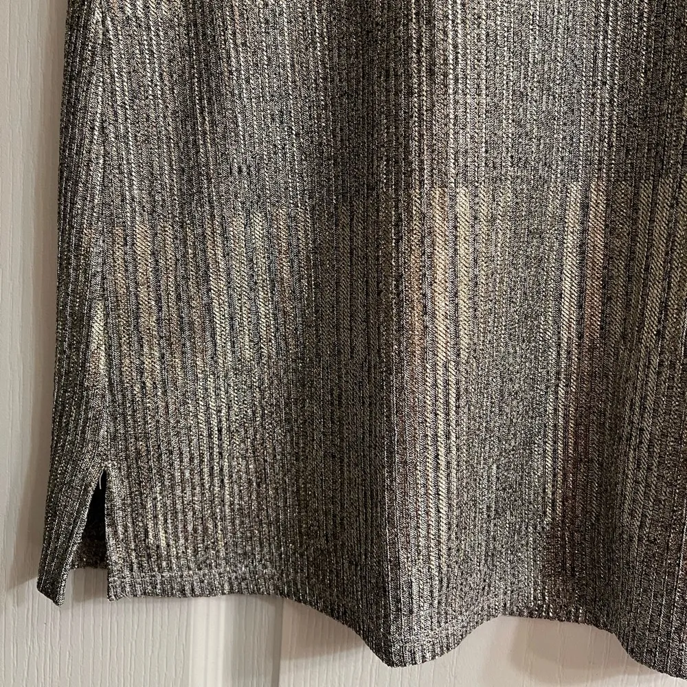 Lane Bryant Silver & Gold Metallic Christmas Holiday Tee Blouse - size 14/16 - Image 2