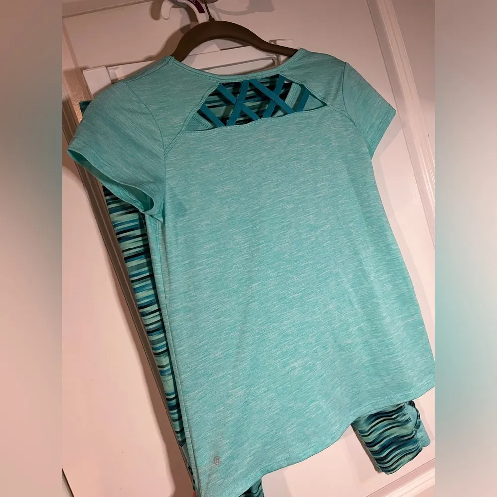 Champion 2 Piece Set Women’s TealCapri Leggings and Short Sleeve Top Size Large - Image 3