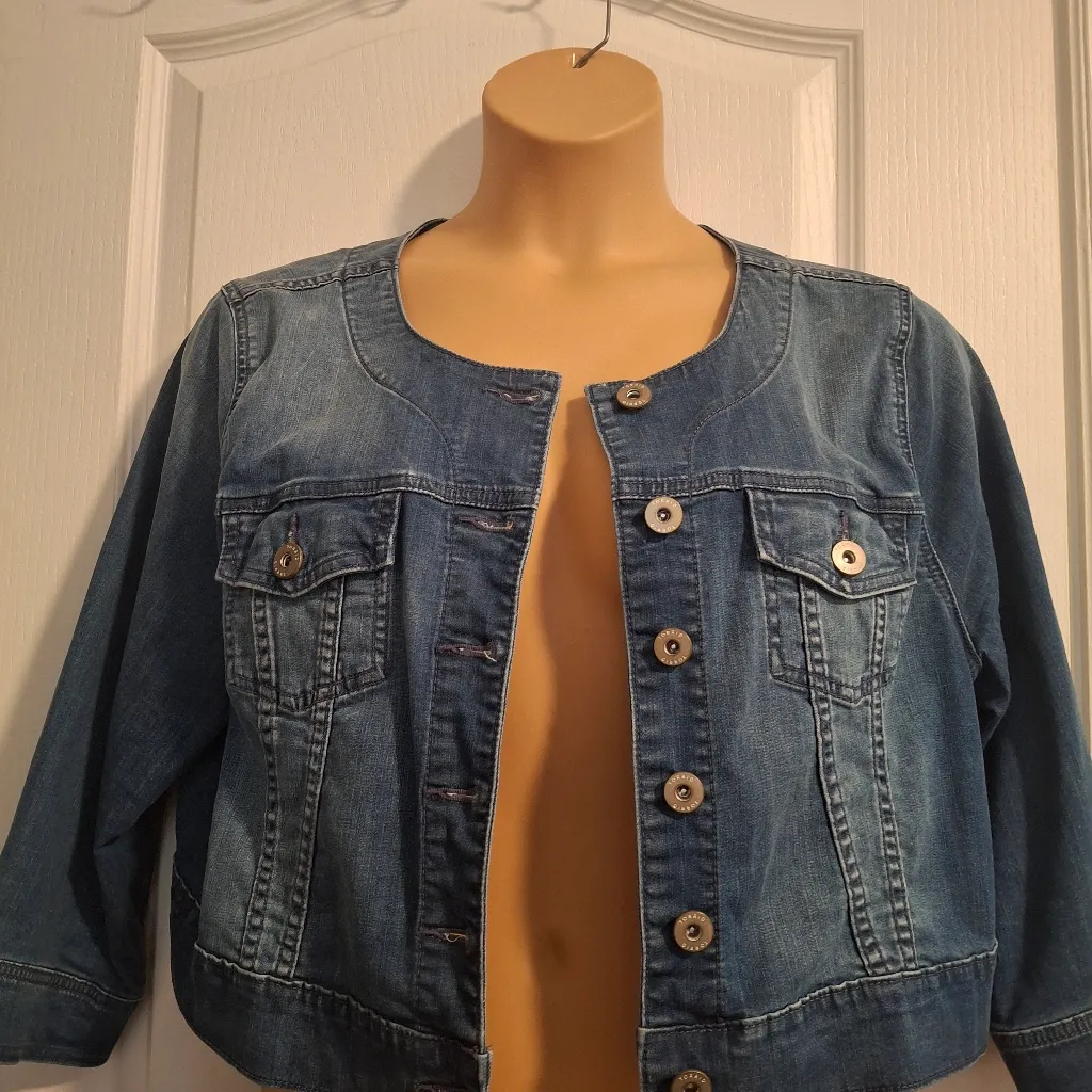 Torrid Sz 2  Cropped Blue Jean Jacket - Image 9
