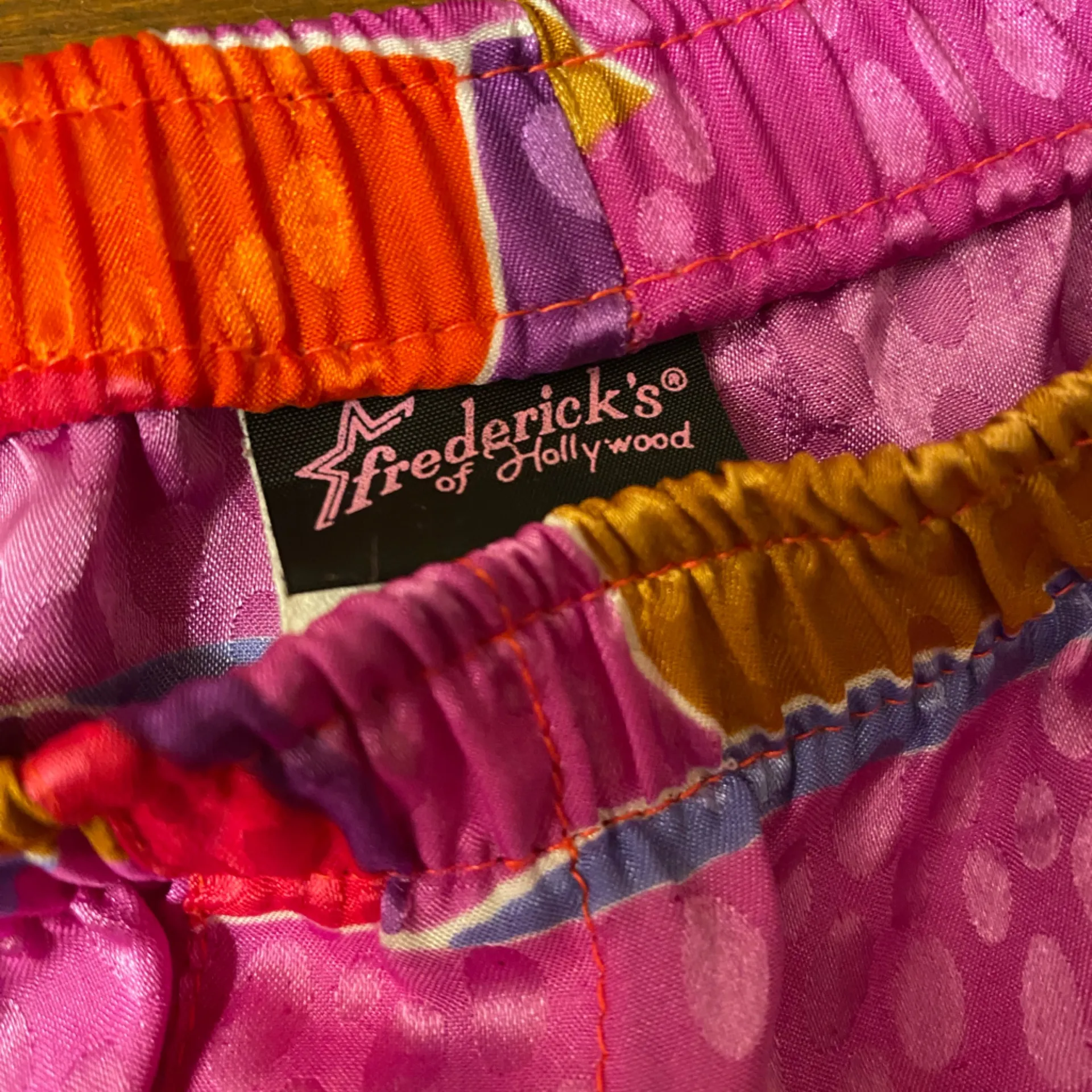 Fredrick’s of Hollywood Women’s Vintage Colorfol Lounge Shirts Sz Medium - Image 2