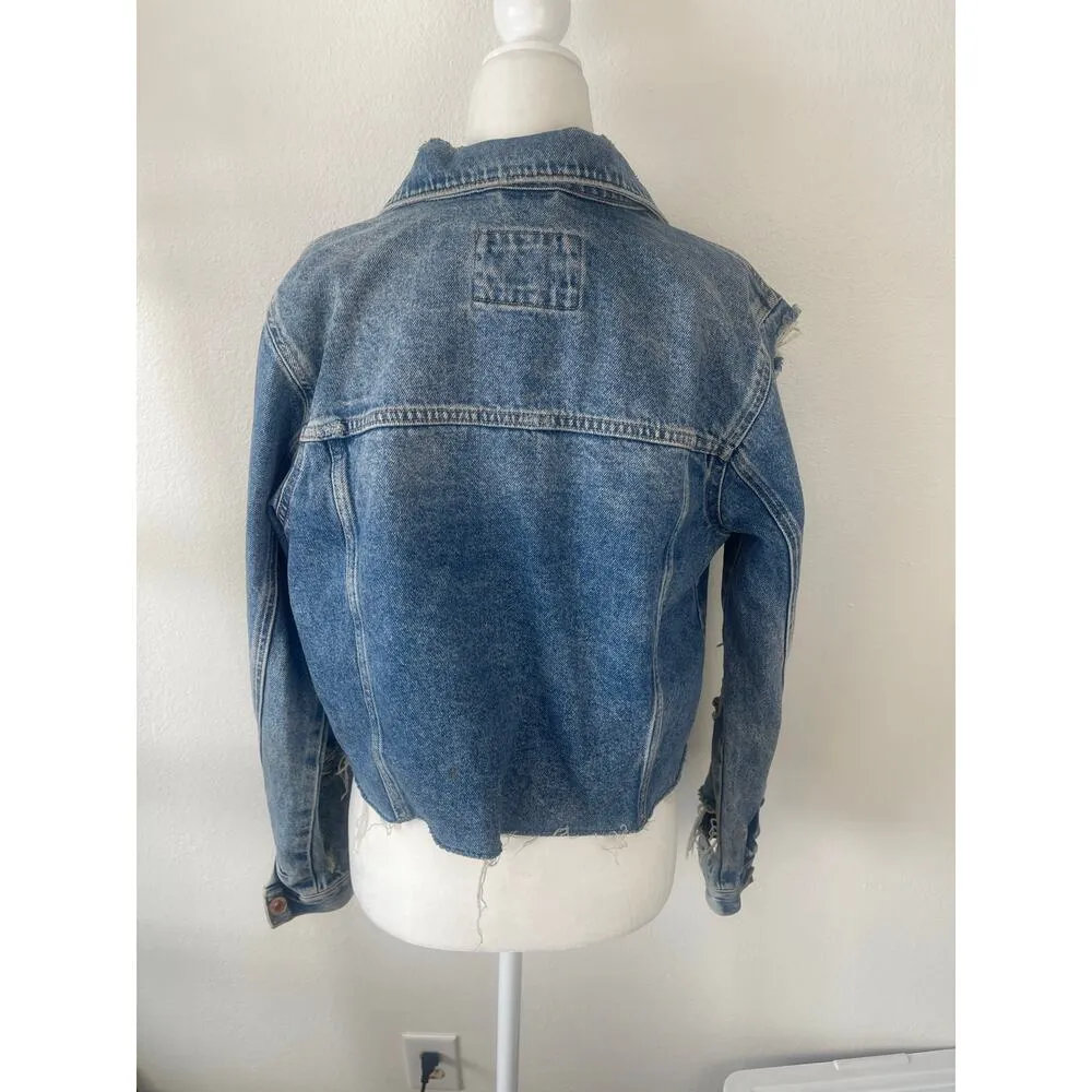 Forever 21 Distressed Light Wash Denim Cropped Trucker Jacket Womens Small - Image 4