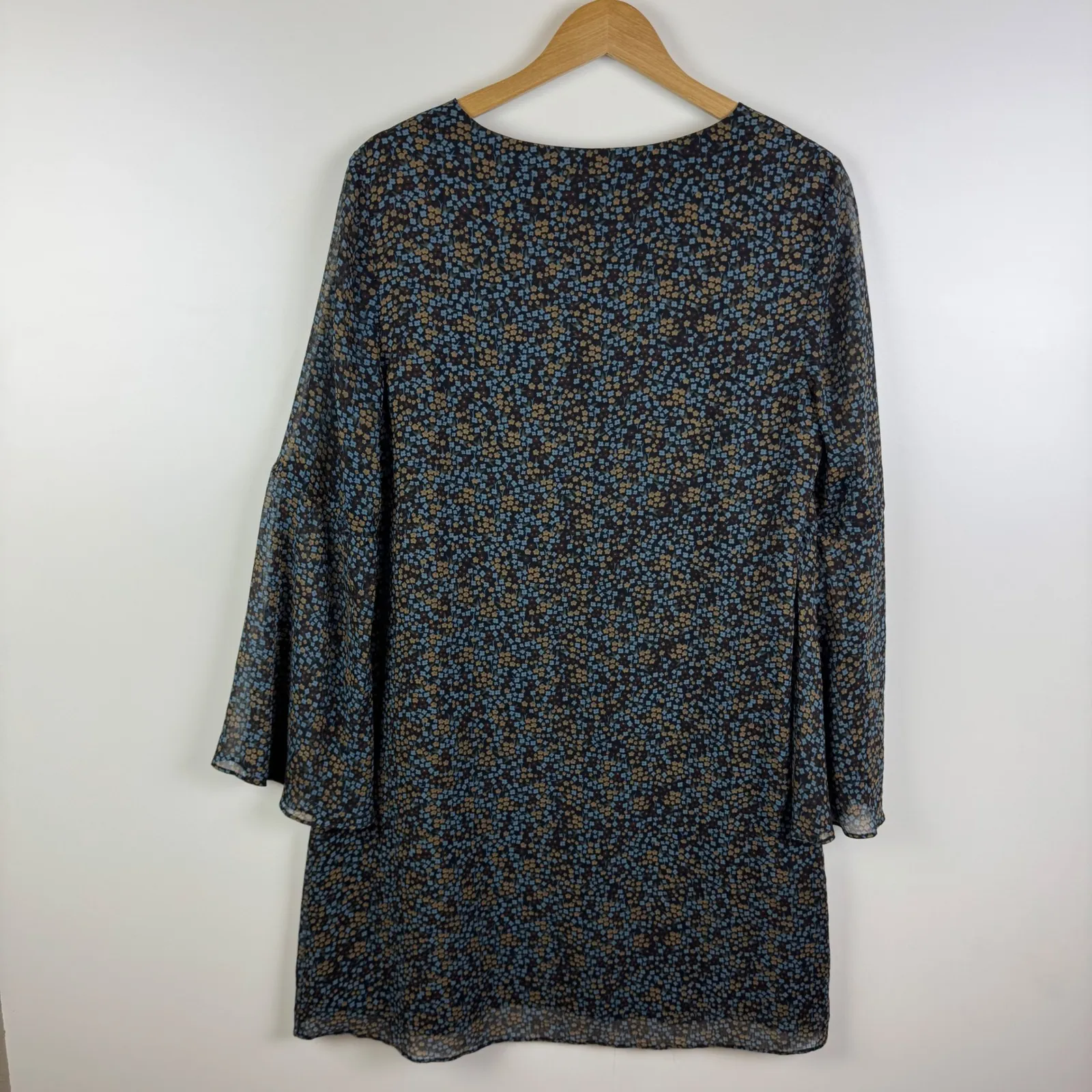 Cabi Poise Ditsy Floral Dress Medium V-Neck Long Bell Sleeve Boho Retro Fall - Image 5
