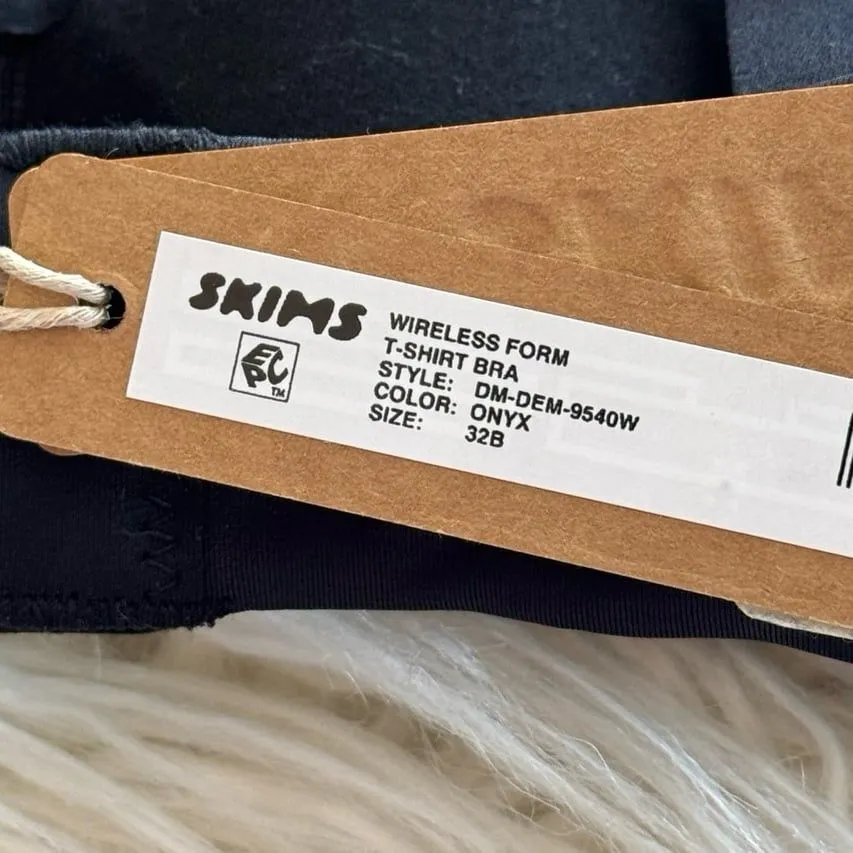 Skims Wireless Form T-shirt Bra Onyx Size 32B - Image 7