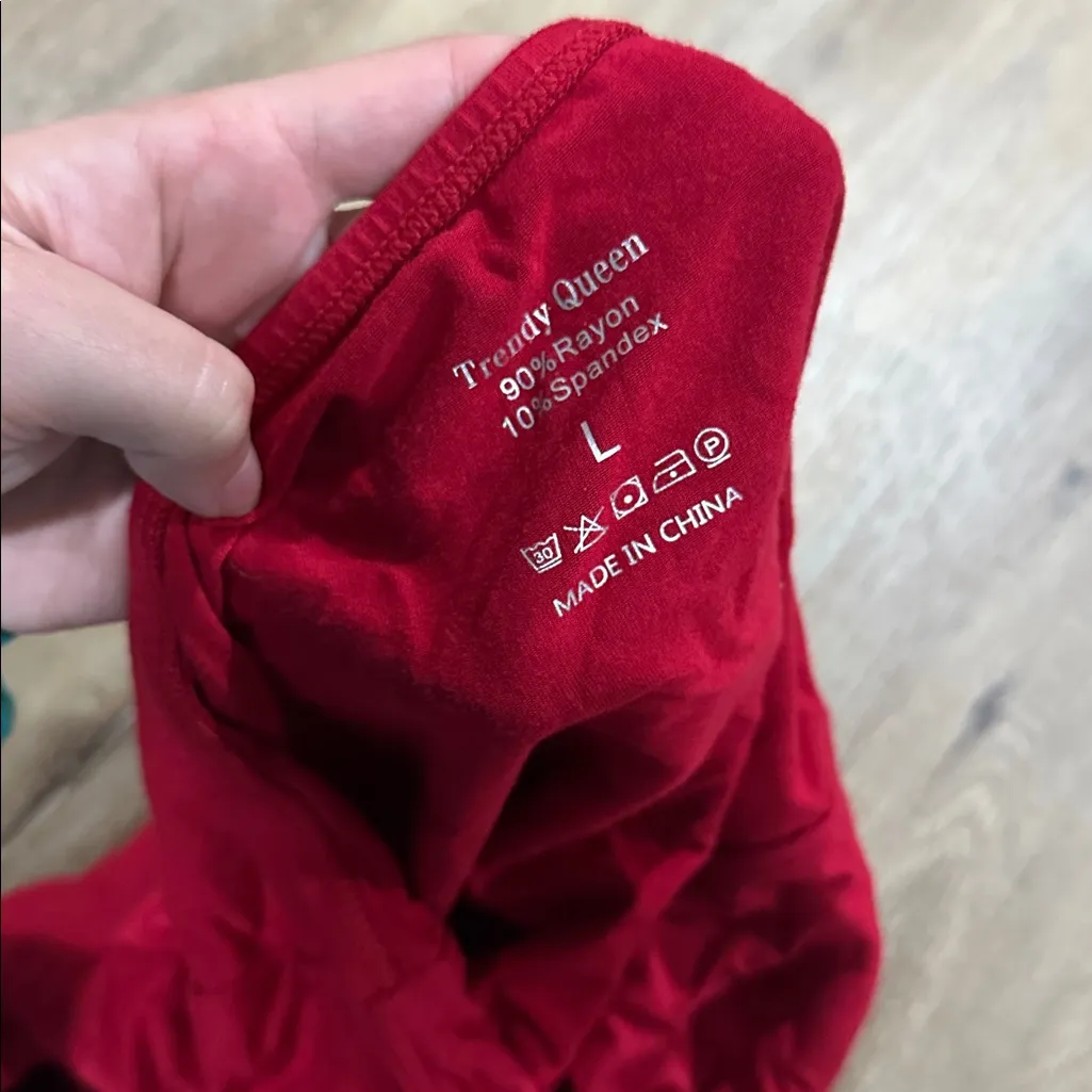 Red Sleeveless Women's Top - Image 3