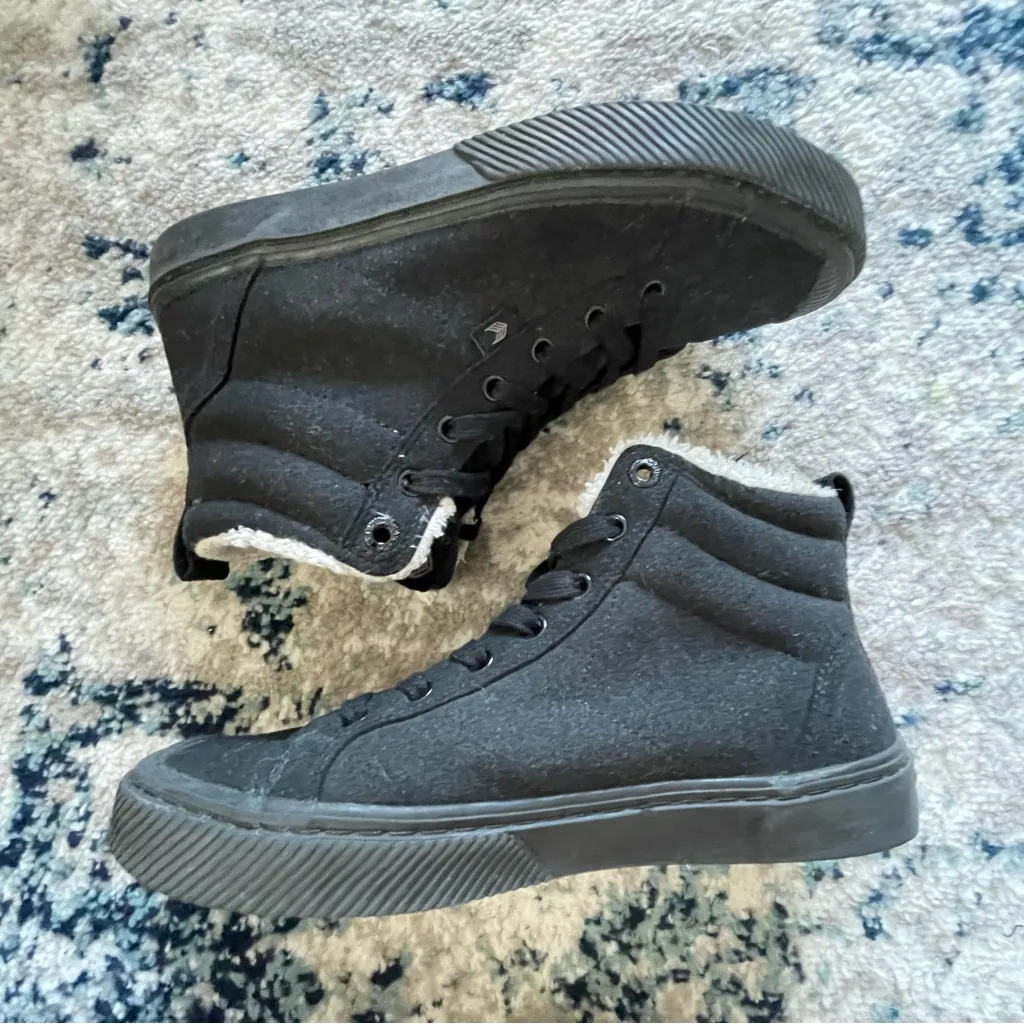 Cariuma shoes Black Size 9 - Image 2