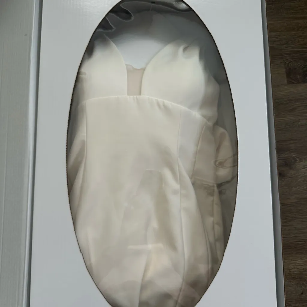 Justin Alexander ivory wedding gown “The Hamilton” size 12 fit & flare Vback bow White - Image 6