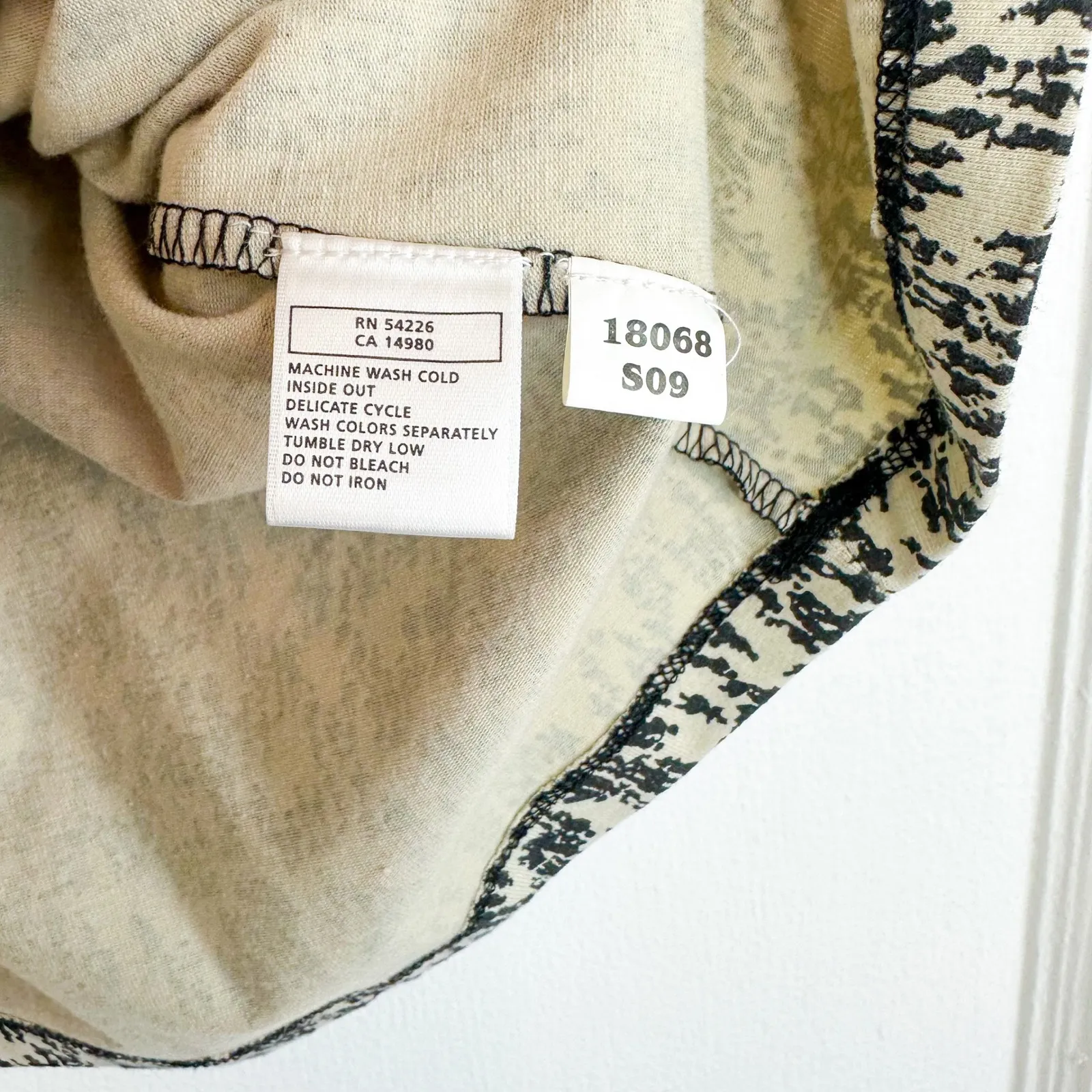 Royal‎ Robbins | Athletic V Neck UPF +40 Dri X-Treme Patterned Tank Top - Image 4