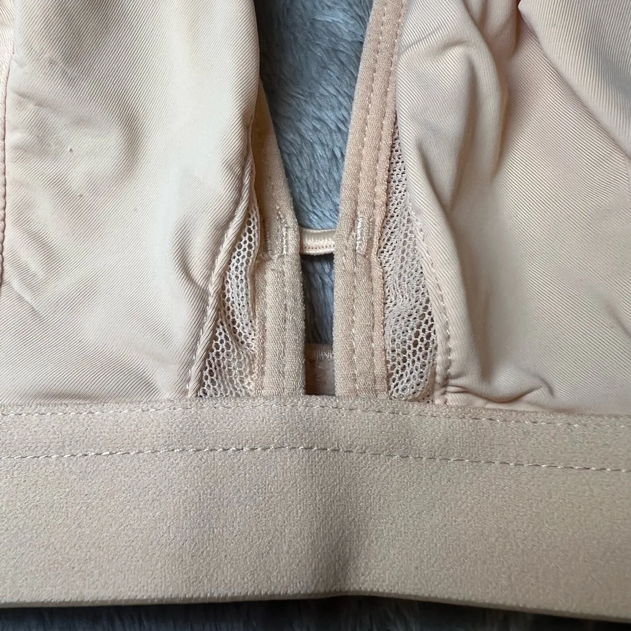 All You Lively Bra Womens Size 1 Beige Wireless Adjustable Minimalist Soft New Tan Size undefined - Image 2