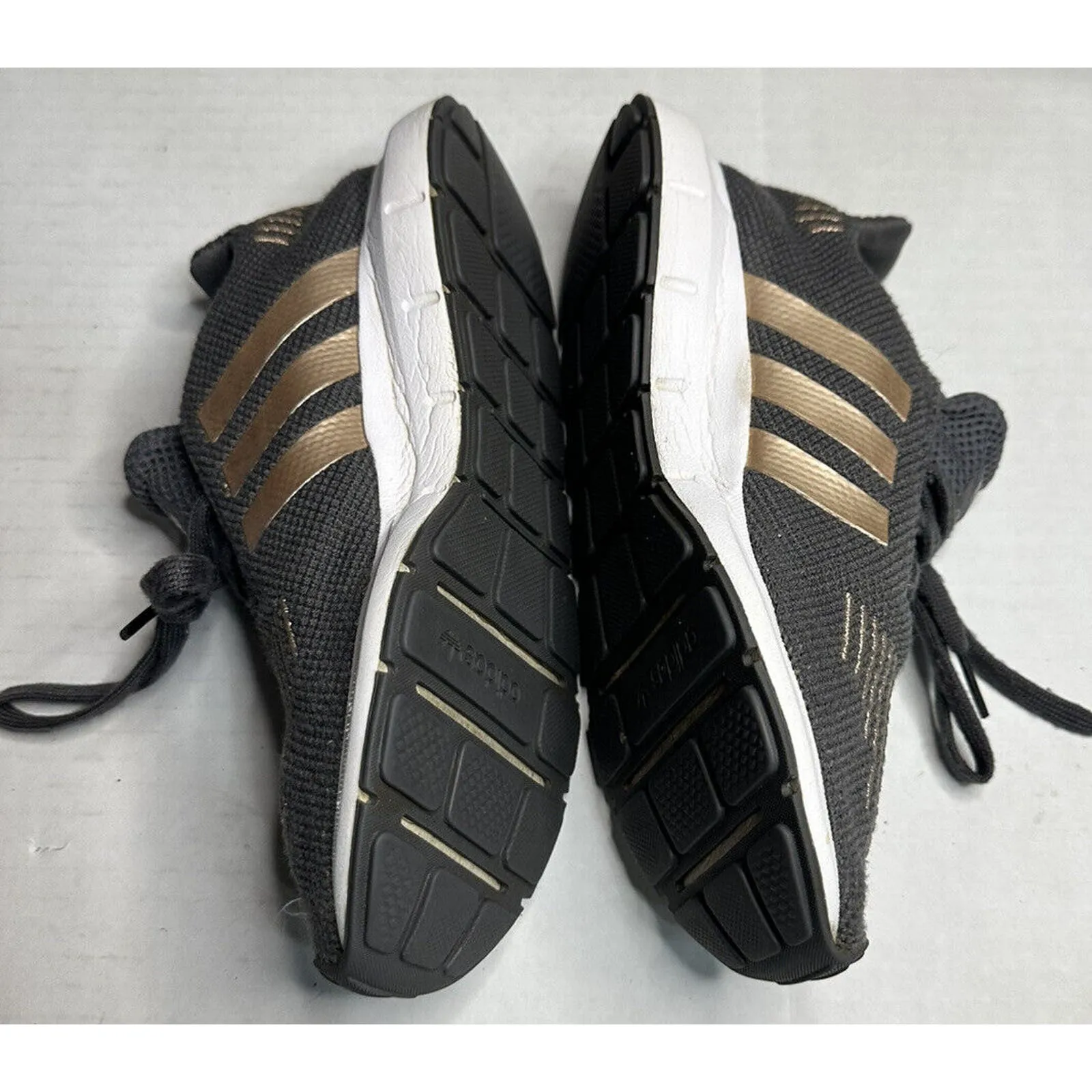 Adidas Swift PRB 698001‎ Women’s Running Shoes SZ 4.5 Grey Gold Metallic Lace Up - Image 6