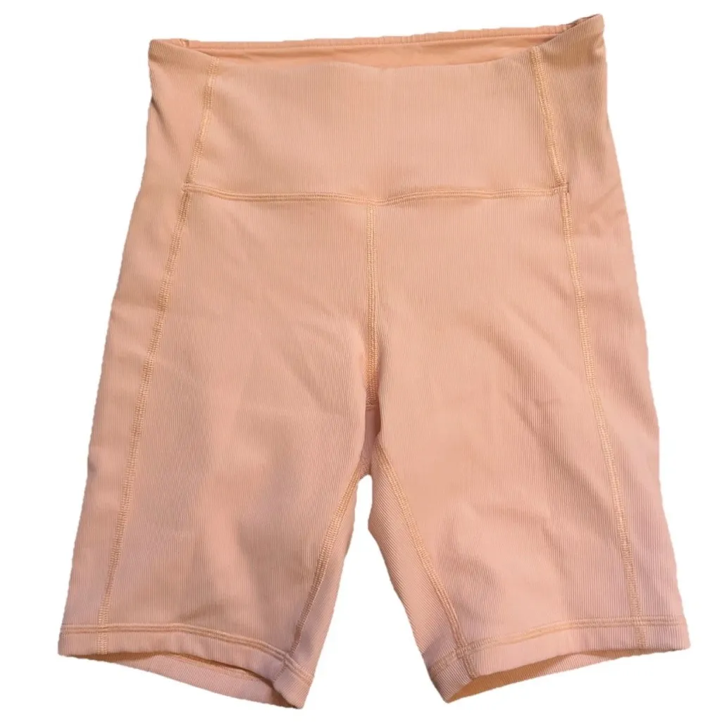 EUC Lululemon Women’s 2021 Ribbed Contoured High Rise Short 8” Size 6 Peach - Image 3