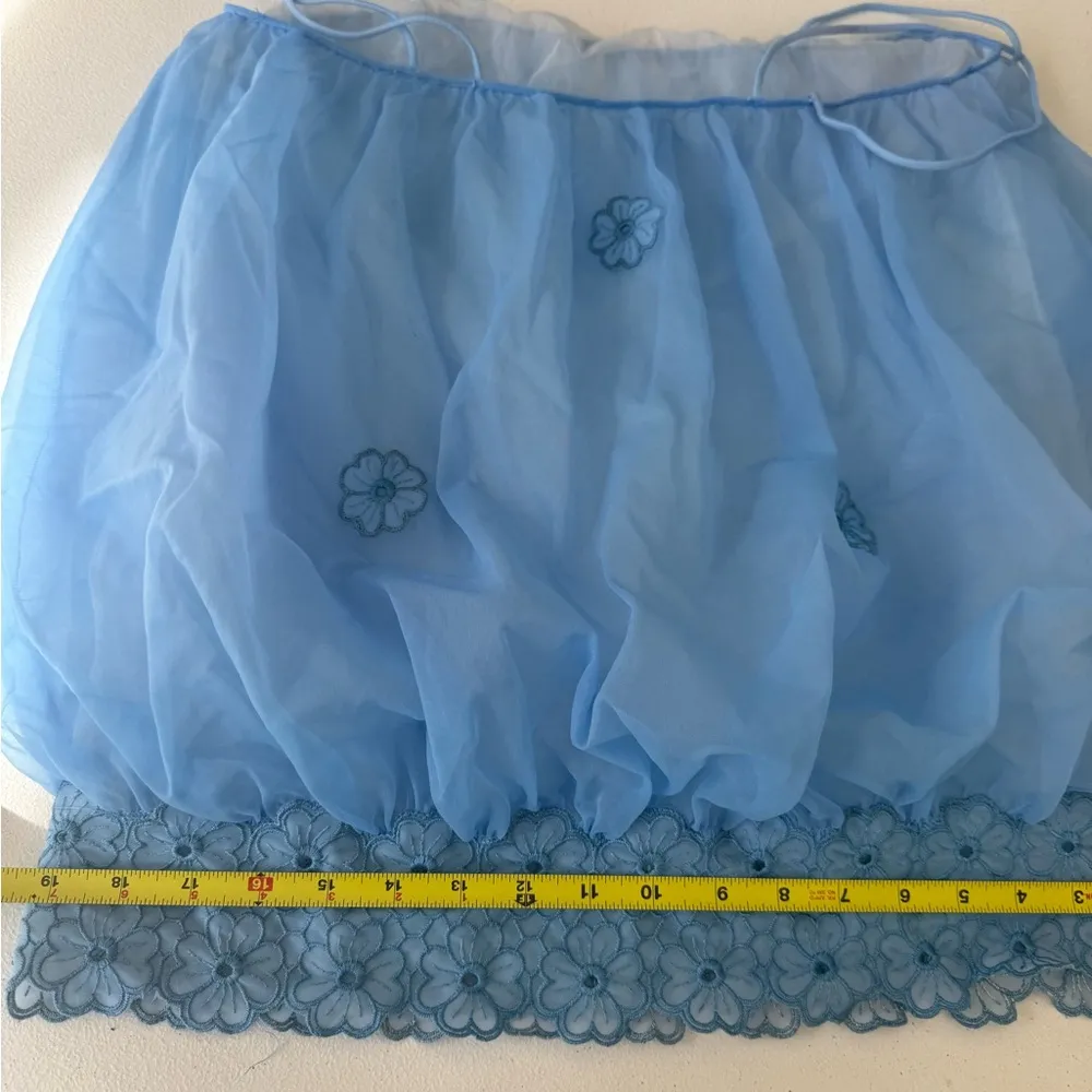 RARE Eyeful by Ruth Flaum Nylon Large Baby Blue Floral Bed - Image 6