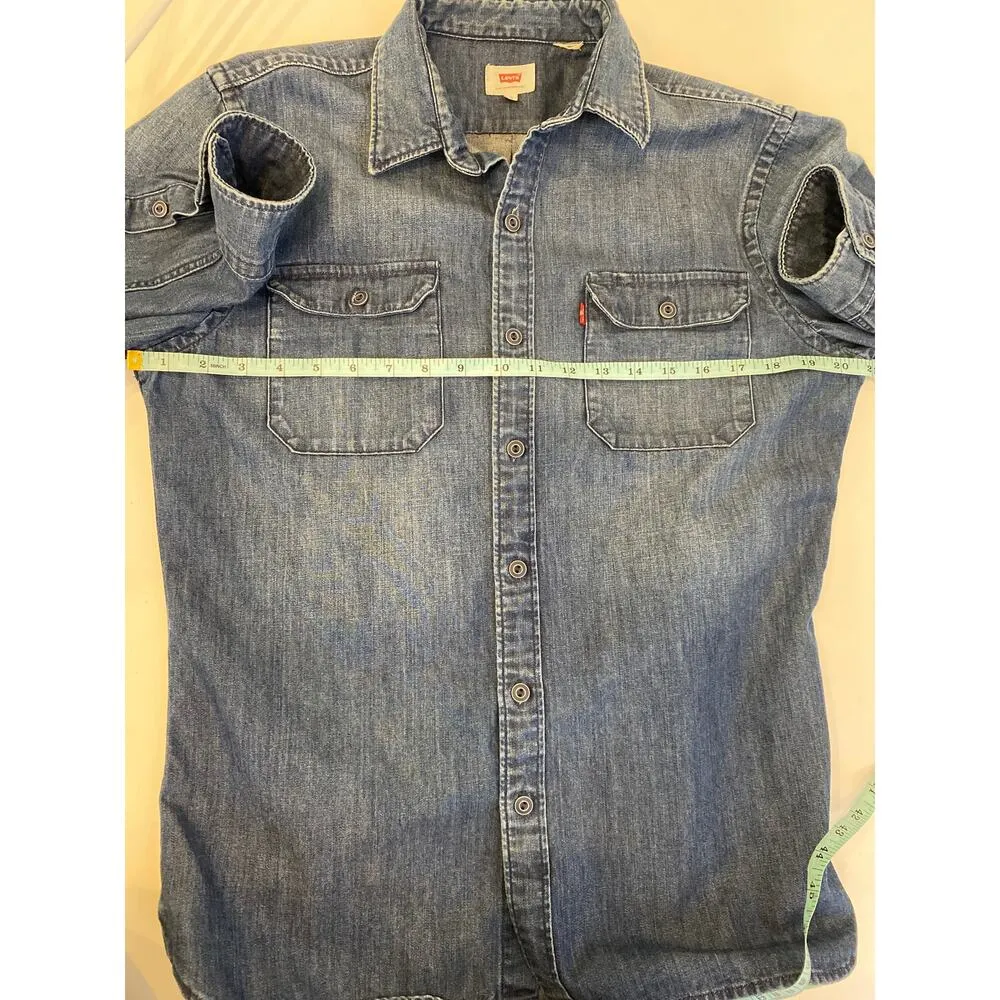Levi’s Casual Blue Button Down Denim Long Sleeve Women’s Shirt EUC Sz M Cotton - Image 9