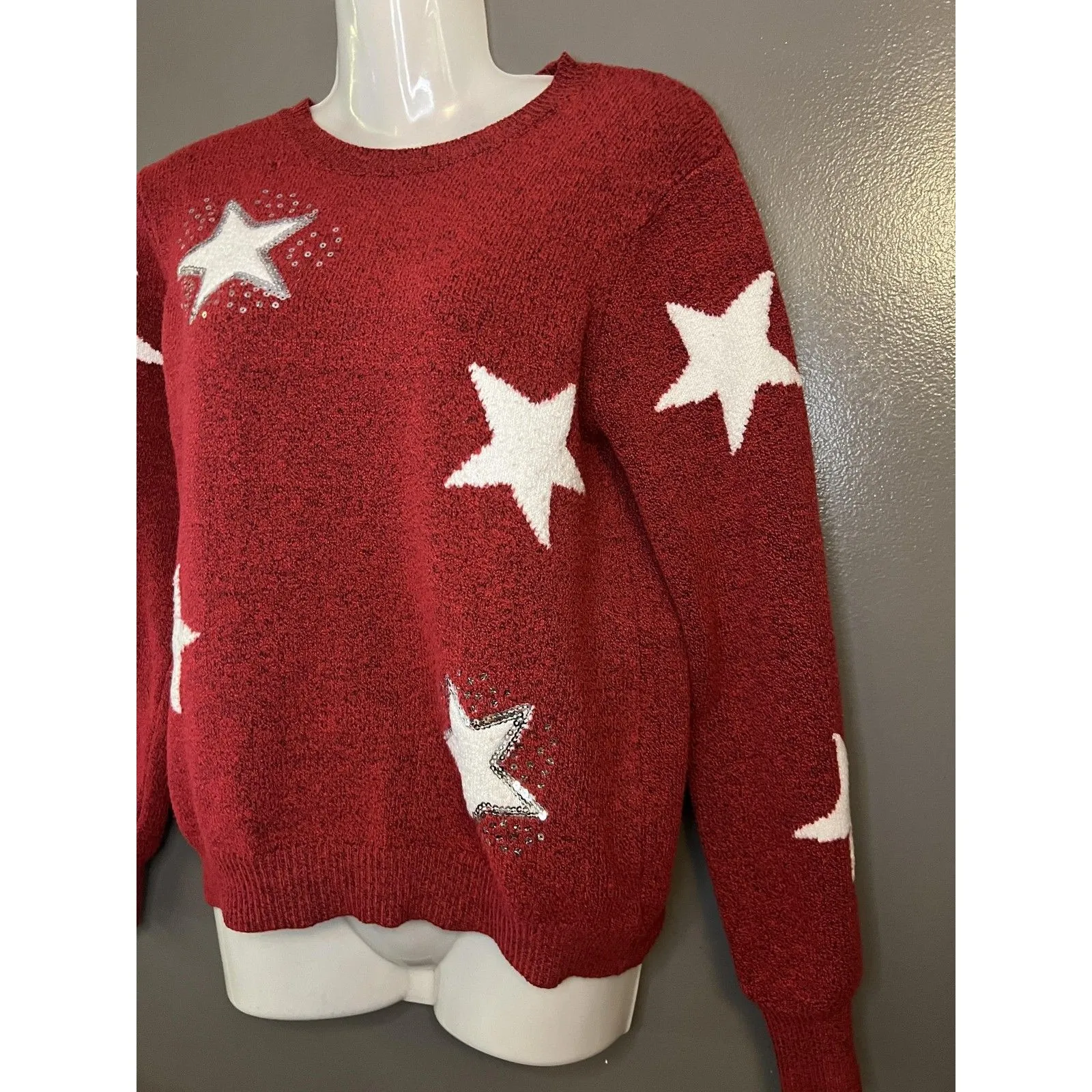 Holiday Time Sweater Womens Medium Red White Star Pullover Sequin Knit Festive - Image 3