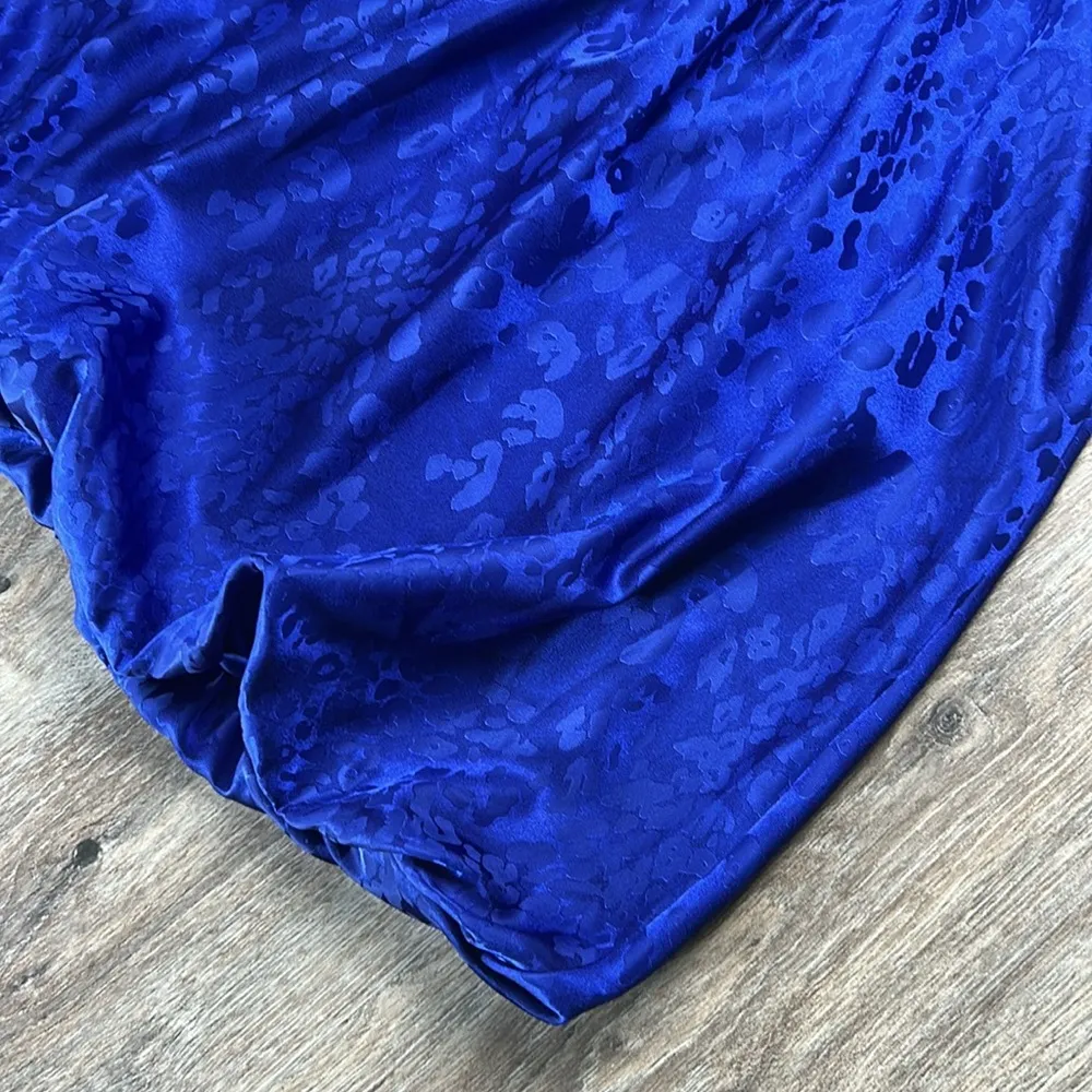 Forever 21 Strapless Royal Blue Dress Size Medium - Image 3