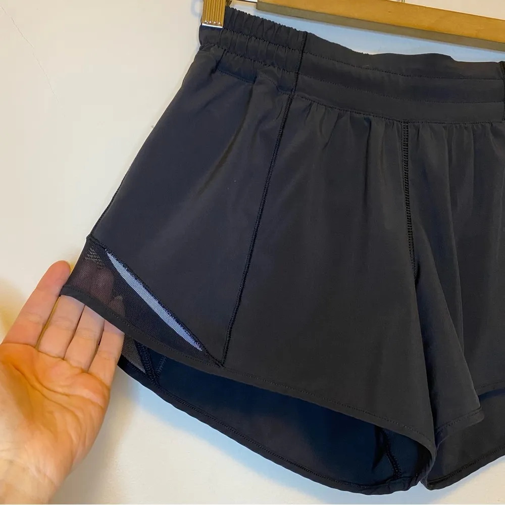 LULULEMON Hotty Hot Lined Actibeve Short II *Long 4" in
Black Sz 6 Tall - Image 4