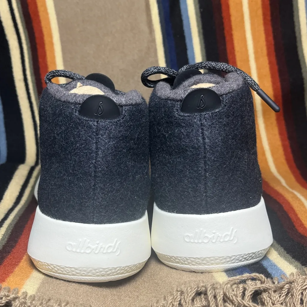 allbirds Women’s Wool Runner Size 9 True Black - Image 4