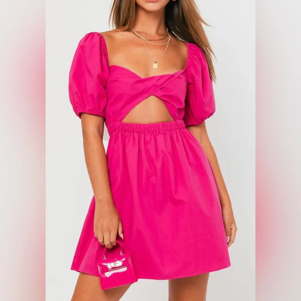 Le Lis Fuchsia Puff Sleeve Dress Size Medium - Image 8